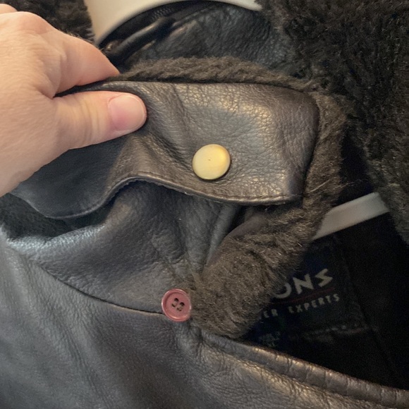 WILSONS Vintage Brown Leather Coat with Faux Fur Collar, Size XL. - Picture 14 of 17